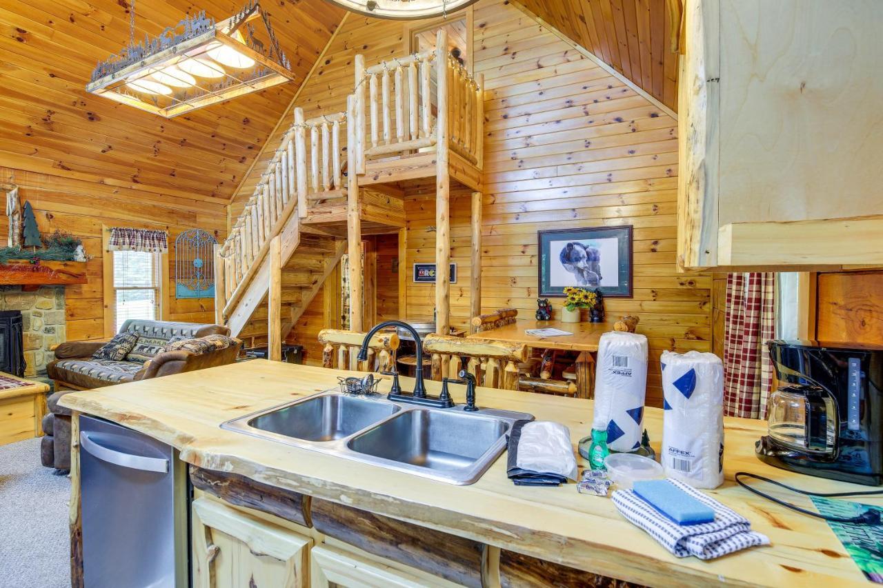 Sevierville Cabin With Wraparound Deck And Lake Access Экстерьер фото