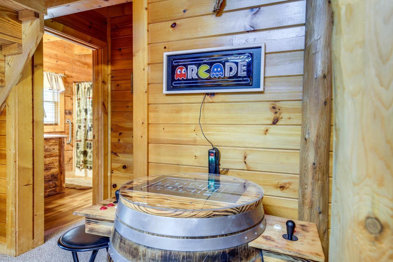 Sevierville Cabin With Wraparound Deck And Lake Access Экстерьер фото